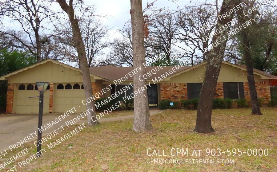 Charming 4 Bedroom 2 Bathroom w/ Bonus Room!